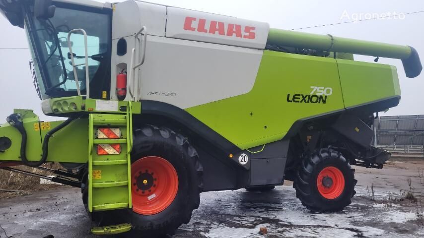 Claas Lexion 750 grain harvester