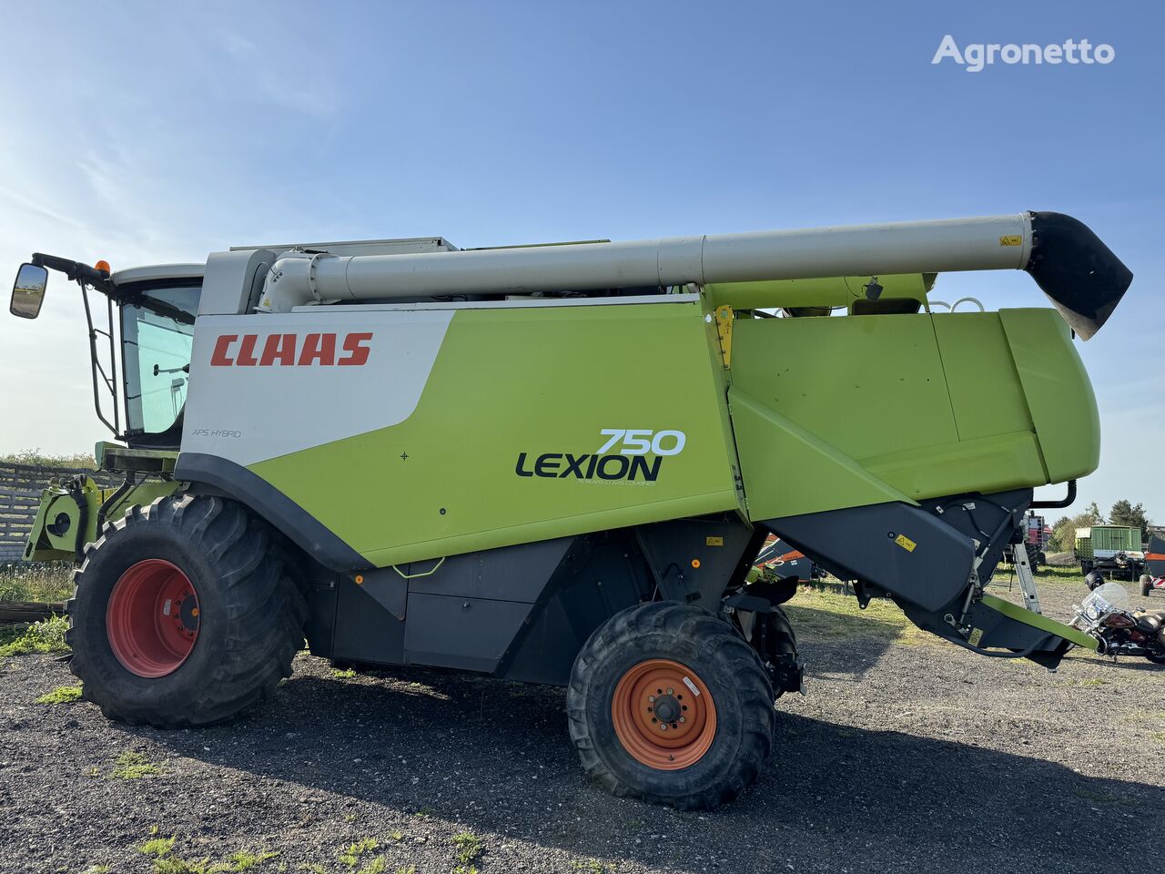 Claas Lexion750 grain harvester