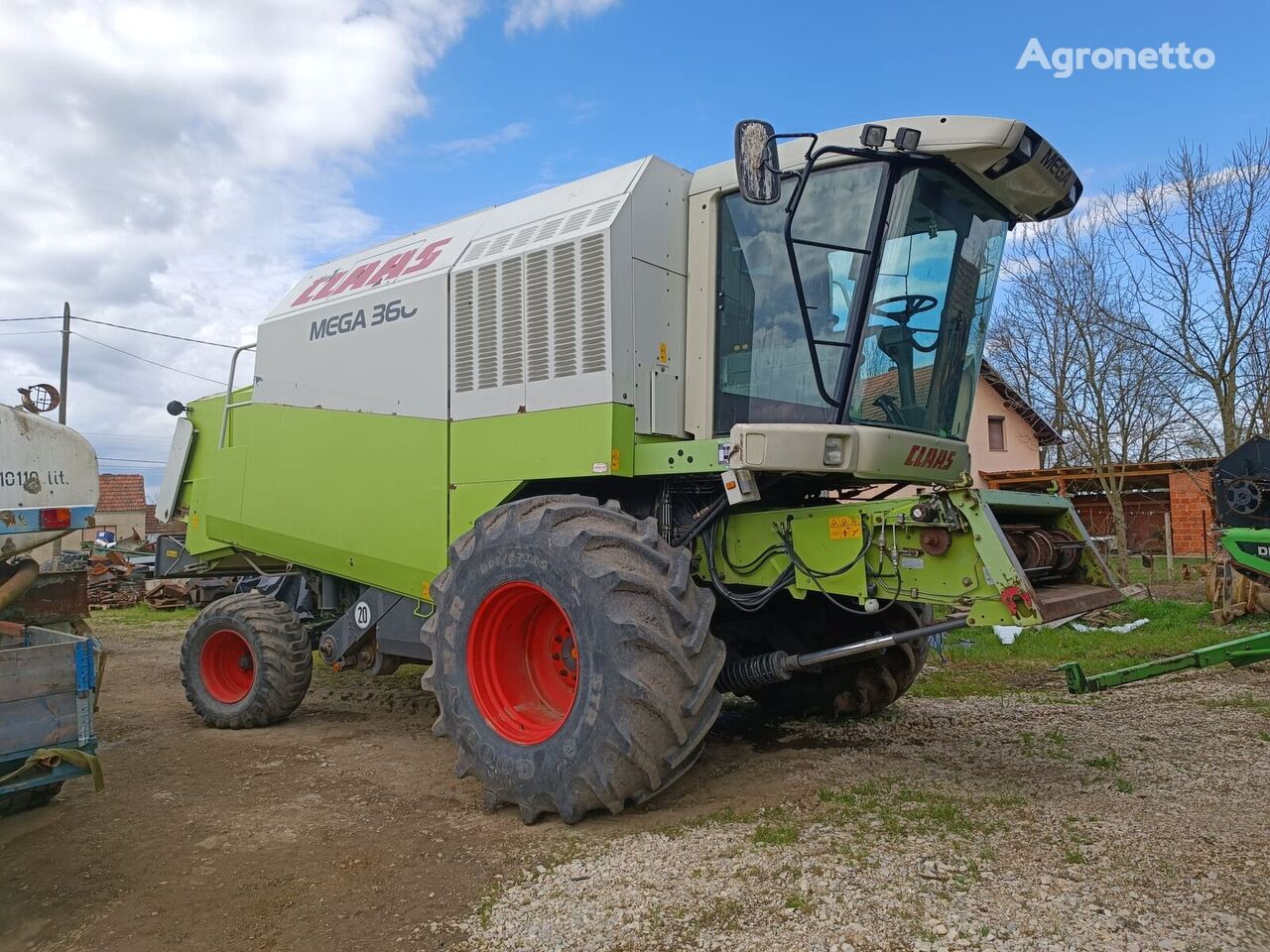 Claas Mega 360 grain harvester