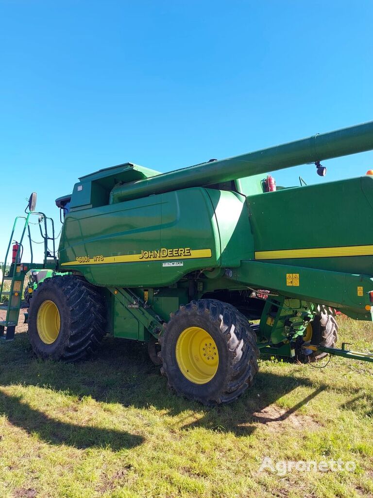 John Deere 9680 WTS grain harvester