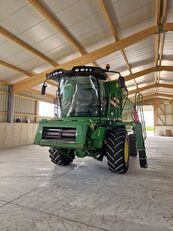 John Deere T550 grain harvester