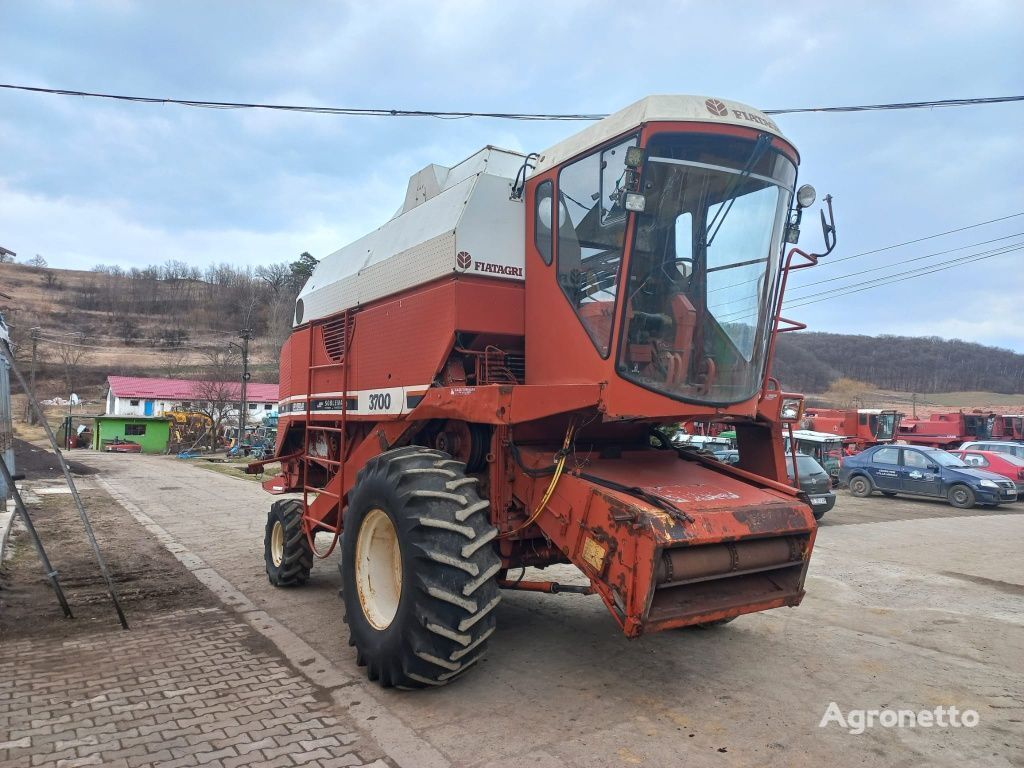 Laverda 3700 Dezmembram grain harvester for parts