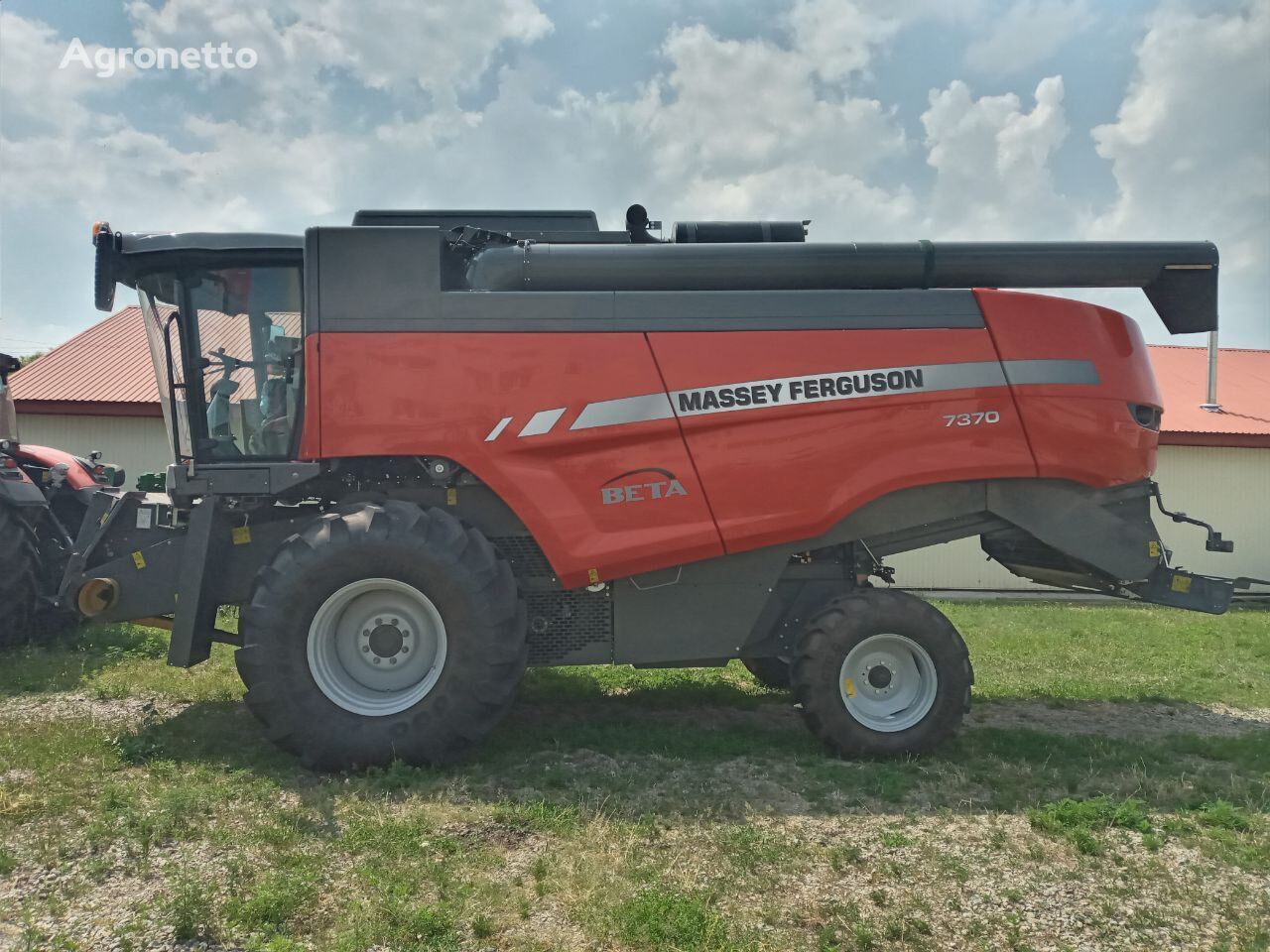 new Massey Ferguson Beta 7370 (v naiavnosti v Ukraini) grain harvester