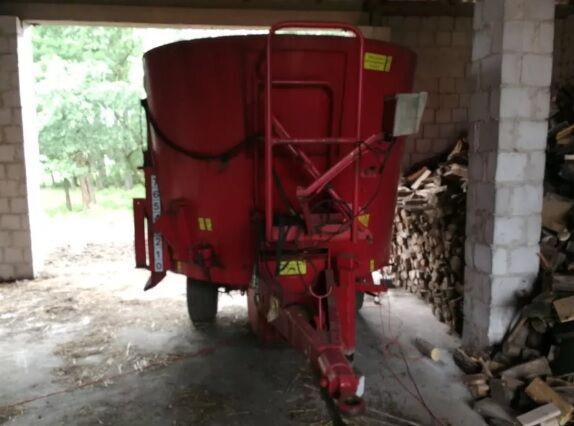 Trioliet Solomix 800 feed mixer