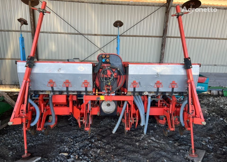 Kuhn Planter 2 pneumatic precision seed drill