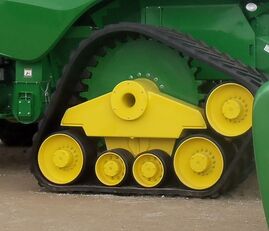 John Deere S680 rubber track for John Deere S680 grain harvester