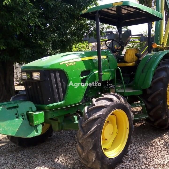 John Deere 5090E MFWD wheel tractor