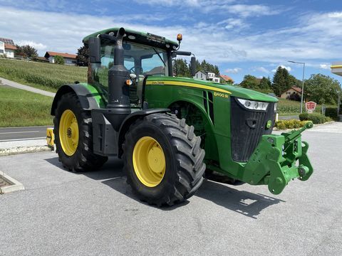 John Deere 8400 R wheel tractor