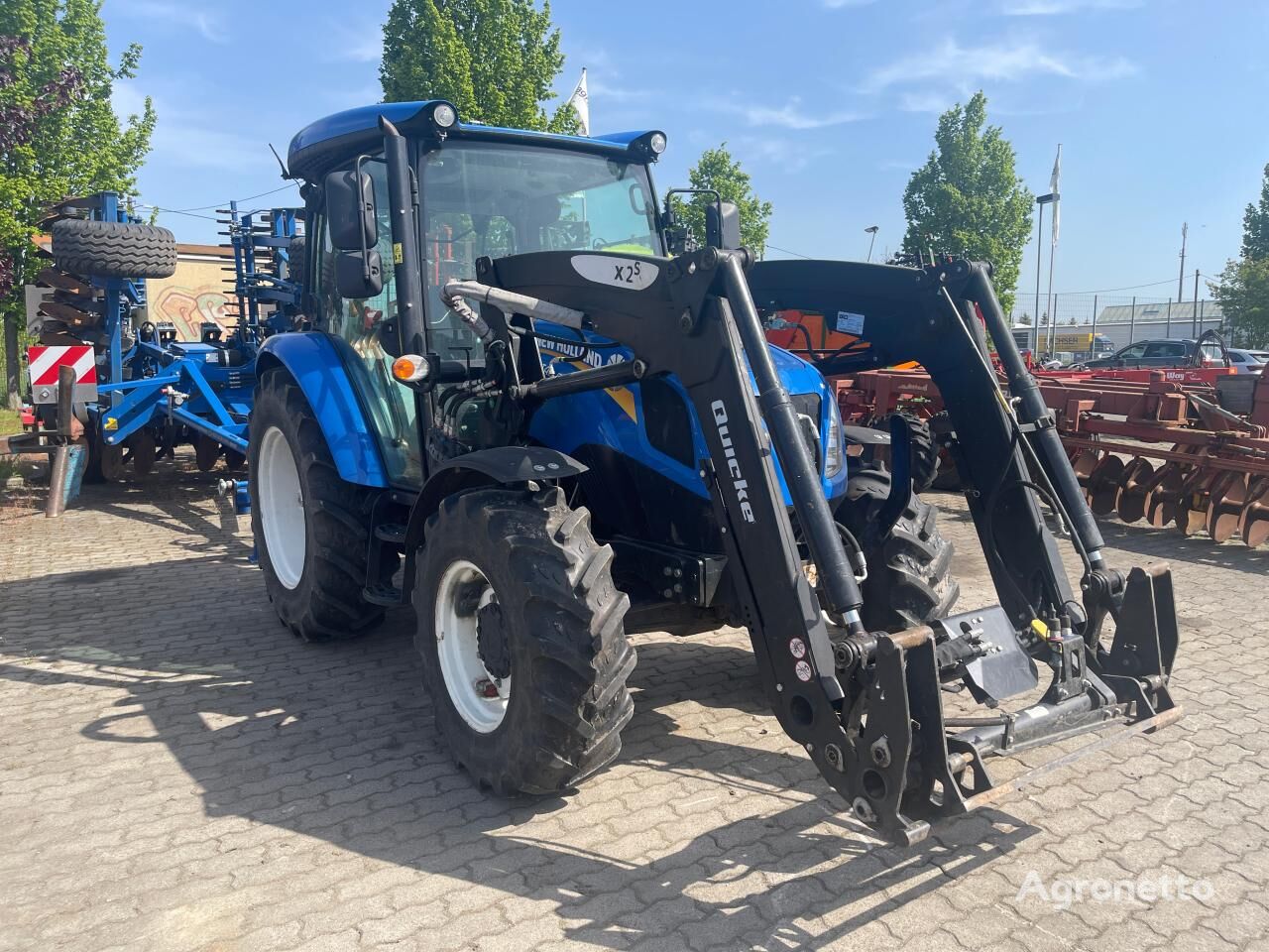 New Holland T 4.65 S wheel tractor